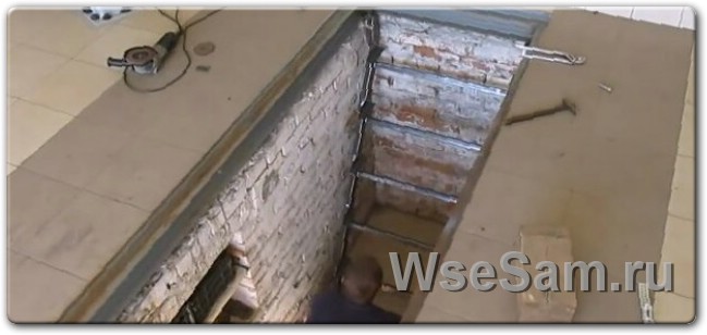 Самодельная раскладная лестница в смотровую яму гаража