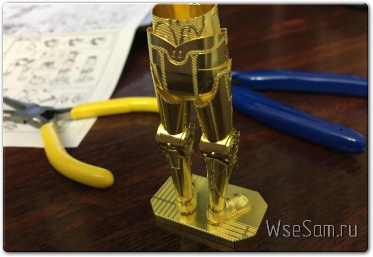 Металлический паззл - &quot;Золотая&quot; модель C-3PO из вселенной &quot;Звездных Войн&quot;.