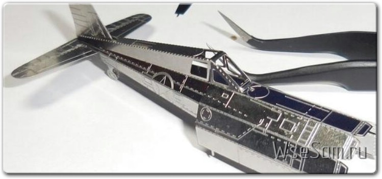 3D Metal Puzzle. F4U Corsair -одноместный палубный истребитель